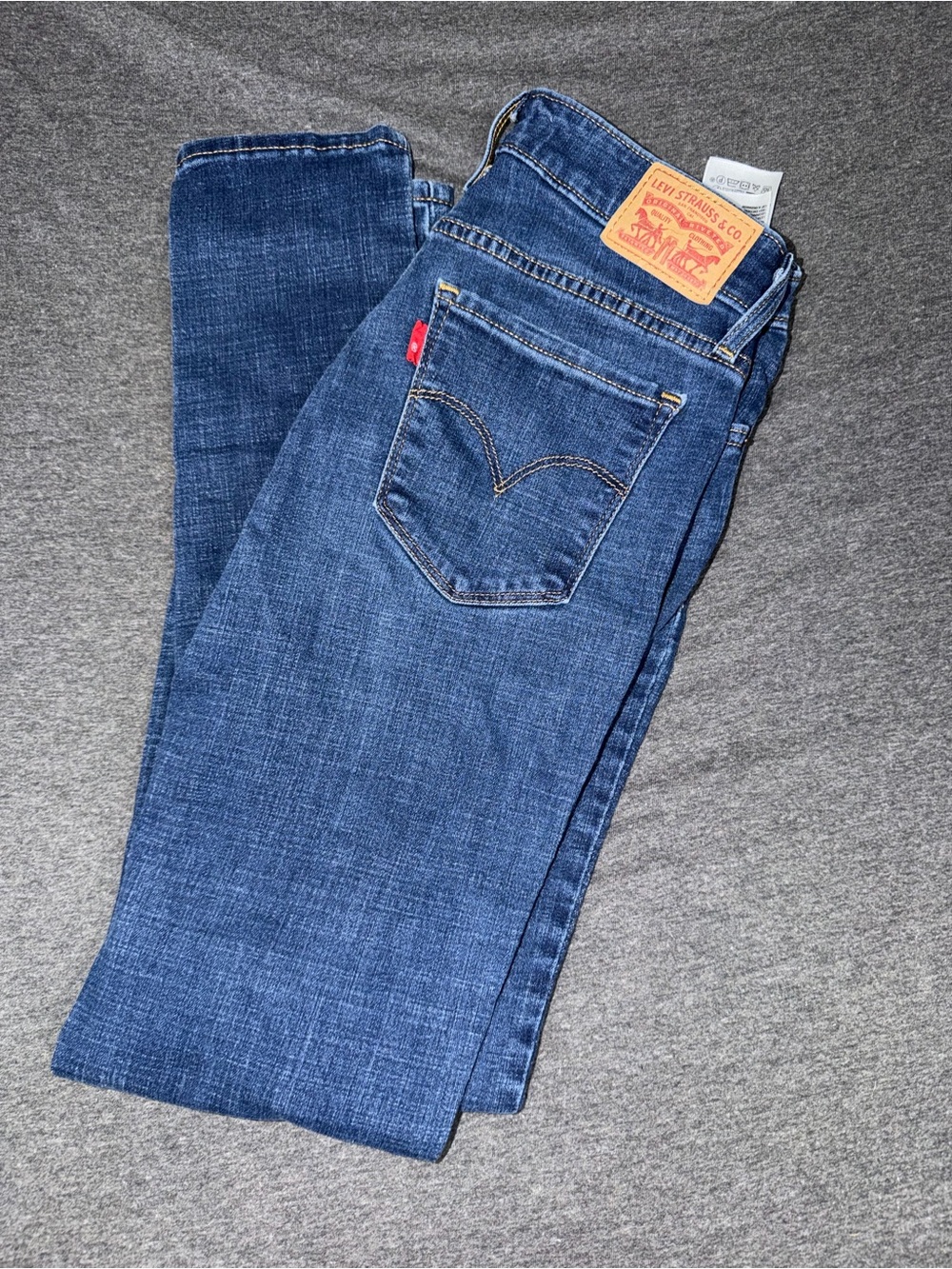 Levi's 711 Women’s Blue Skinny-Leg Jeans Size 27